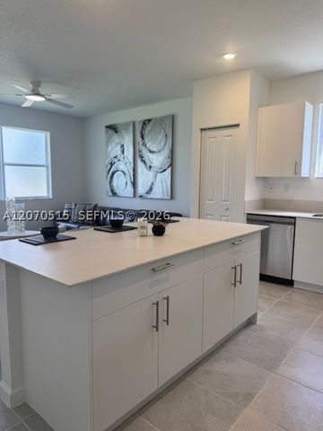2225 SE 30th St 2225, Homestead, FL 33035