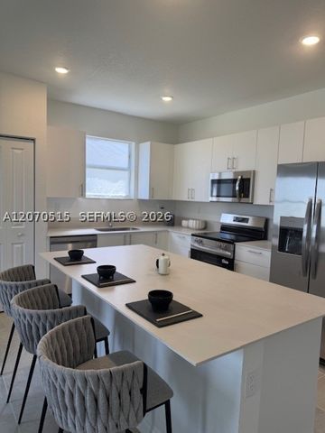 2225 SE 30th St 2225, Homestead, FL 33035
