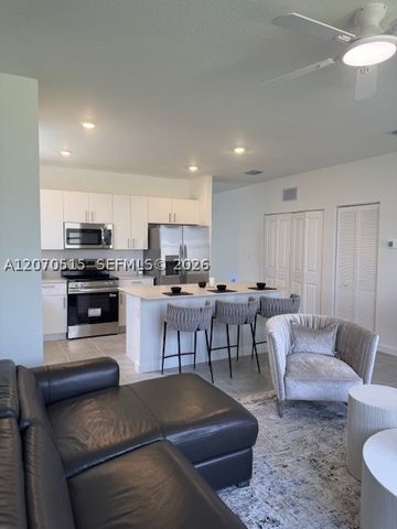 2225 SE 30th St 2225, Homestead, FL 33035