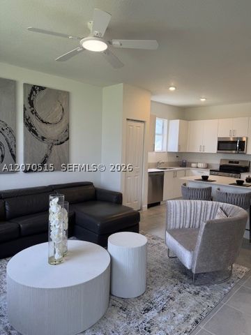 2225 SE 30th St 2225, Homestead, FL 33035