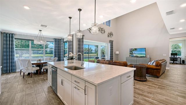 12318 BLUE HILL TRAIL, Bradenton, FL 34211