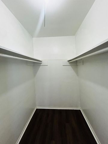 311 E 31st ST 306, Austin, TX 78705