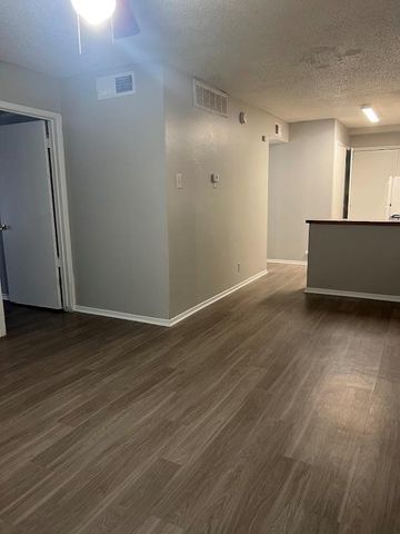 311 E 31st ST 306, Austin, TX 78705