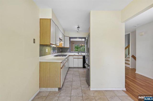 33 Cedarwood Terrace, Woodland Park, NJ 07424