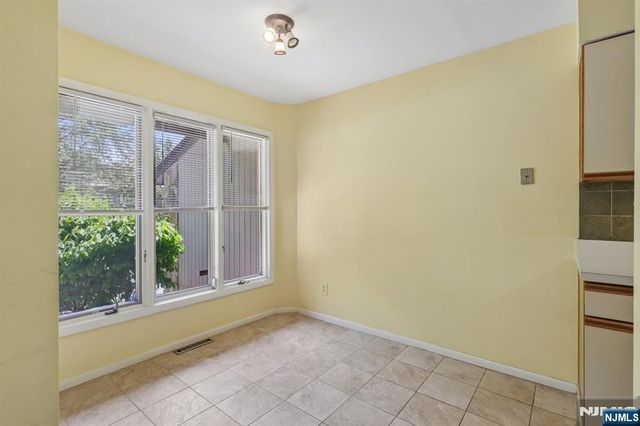 33 Cedarwood Terrace, Woodland Park, NJ 07424