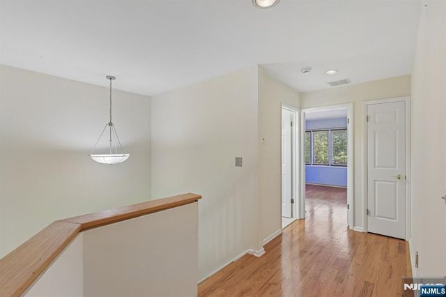33 Cedarwood Terrace, Woodland Park, NJ 07424