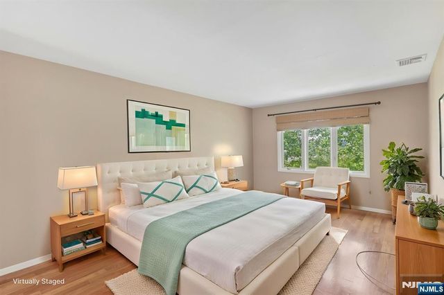 33 Cedarwood Terrace, Woodland Park, NJ 07424