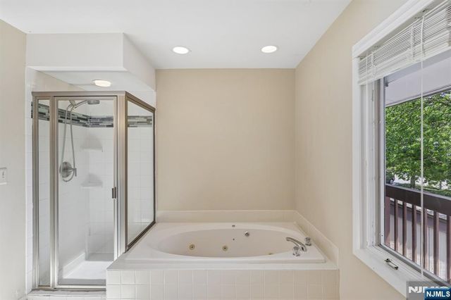 33 Cedarwood Terrace, Woodland Park, NJ 07424