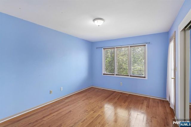 33 Cedarwood Terrace, Woodland Park, NJ 07424