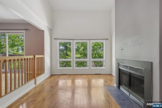 33 Cedarwood Terrace, Woodland Park, NJ 07424