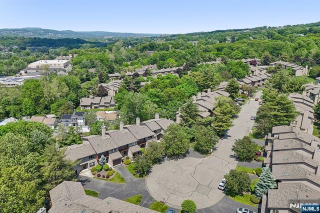 33 Cedarwood Terrace, Woodland Park, NJ 07424