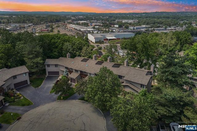 33 Cedarwood Terrace, Woodland Park, NJ 07424