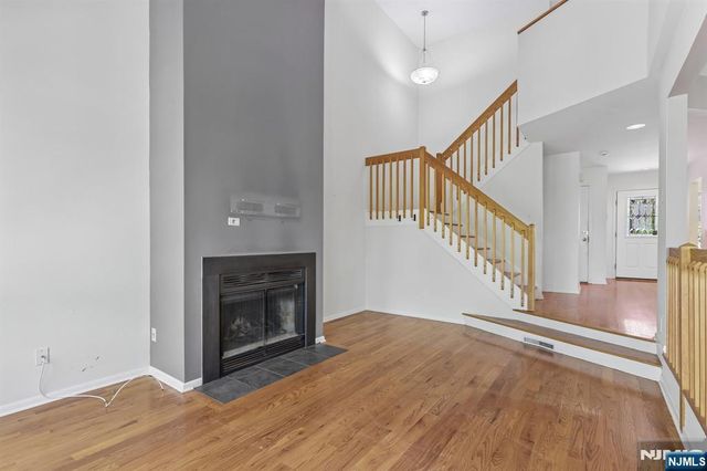 33 Cedarwood Terrace, Woodland Park, NJ 07424
