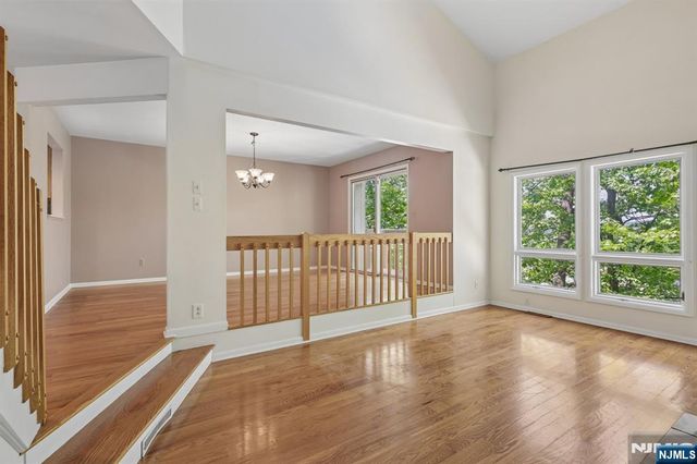 33 Cedarwood Terrace, Woodland Park, NJ 07424