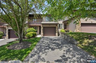 33 Cedarwood Terrace, Woodland Park, NJ 07424