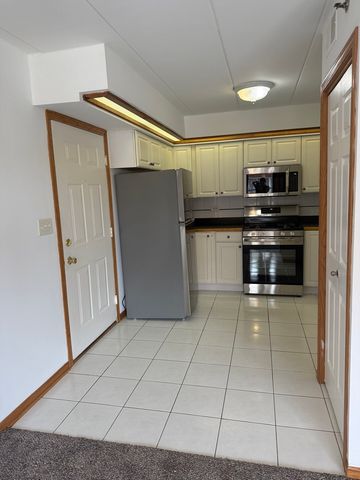 5627 107th Street 2E, Chicago Ridge, IL 60415