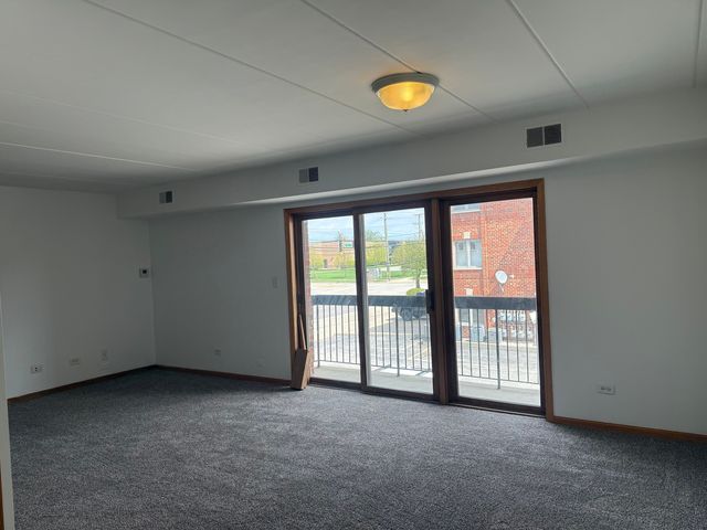 5627 107th Street 2E, Chicago Ridge, IL 60415