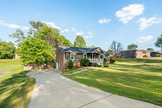 504 Lookout Dr, Columbia, TN 38401