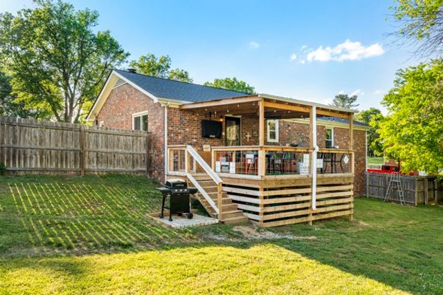 504 Lookout Dr, Columbia, TN 38401