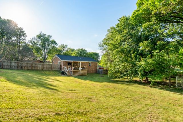 504 Lookout Dr, Columbia, TN 38401