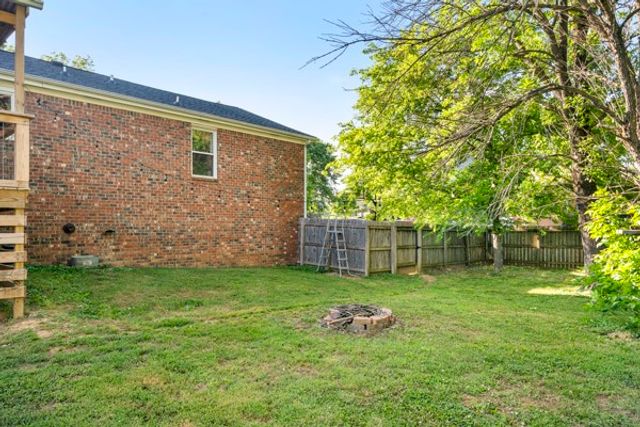 504 Lookout Dr, Columbia, TN 38401