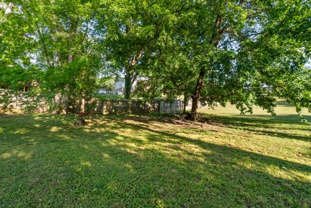 504 Lookout Dr, Columbia, TN 38401