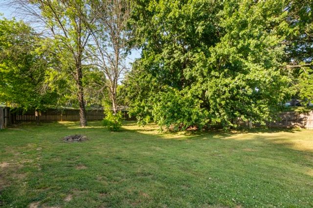 504 Lookout Dr, Columbia, TN 38401