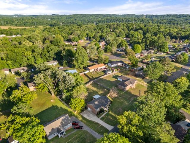 504 Lookout Dr, Columbia, TN 38401
