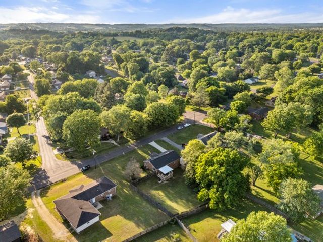 504 Lookout Dr, Columbia, TN 38401