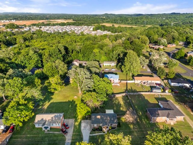 504 Lookout Dr, Columbia, TN 38401