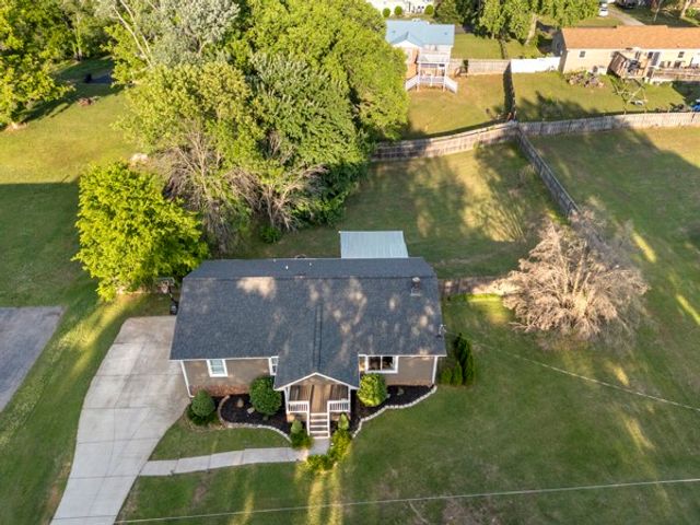 504 Lookout Dr, Columbia, TN 38401
