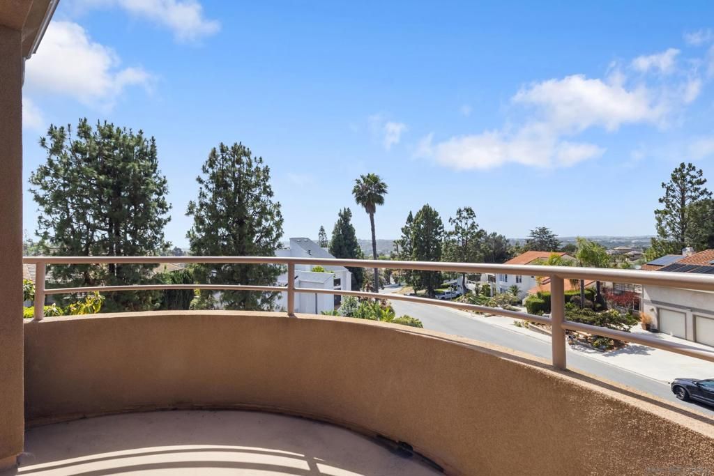 Image 19 of property listing at 2709 Unicornio Street, Carlsbad, CA 92009