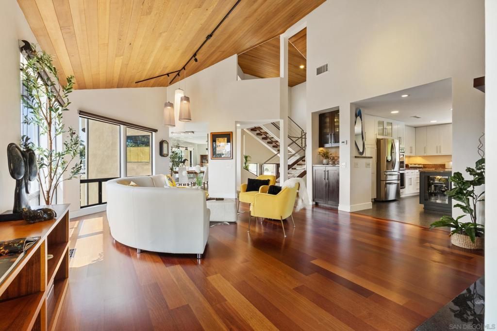Image 2 of property listing at 2709 Unicornio Street, Carlsbad, CA 92009