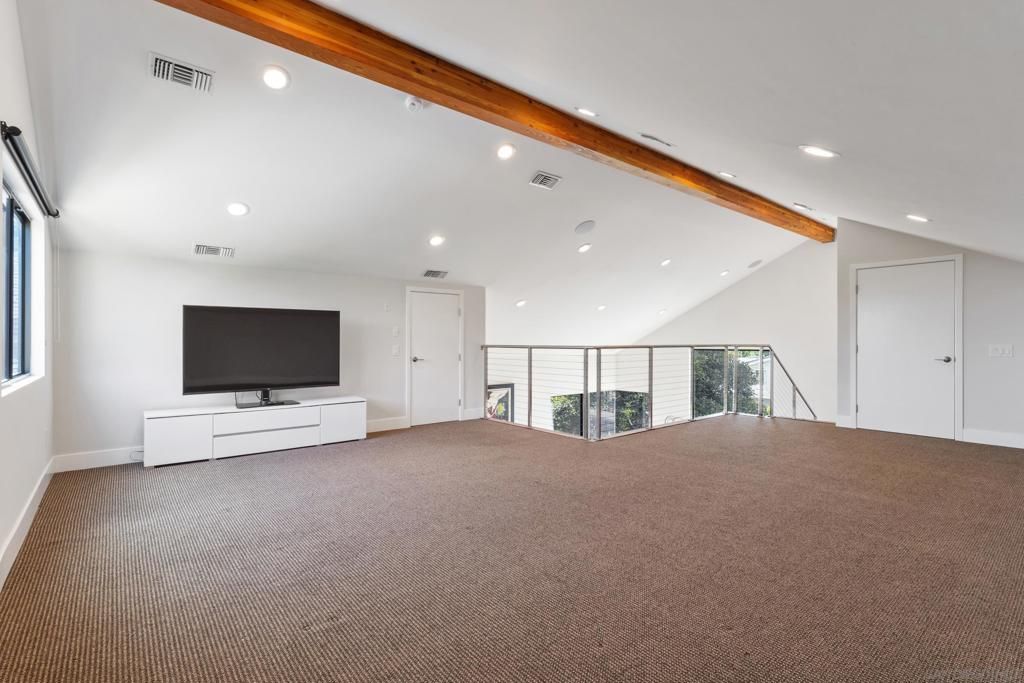 Image 40 of property listing at 2709 Unicornio Street, Carlsbad, CA 92009
