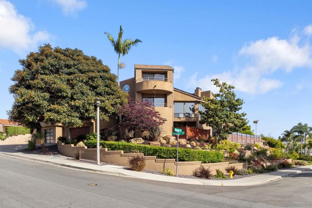 Image 59 of property listing at 2709 Unicornio Street, Carlsbad, CA 92009