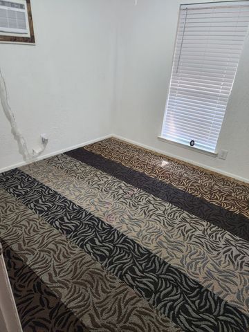 5820 Blackmore Avenue, Fort Worth, TX 76107