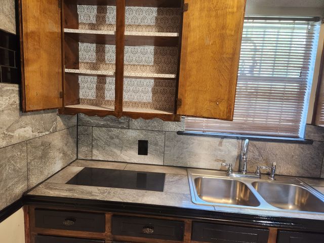 5820 Blackmore Avenue, Fort Worth, TX 76107