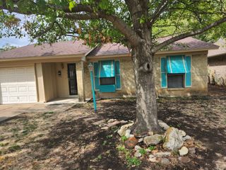 5820 Blackmore Avenue, Fort Worth, TX 76107