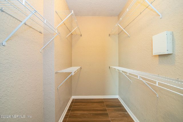 8539 GATE Parkway 424, Jacksonville, FL 32216