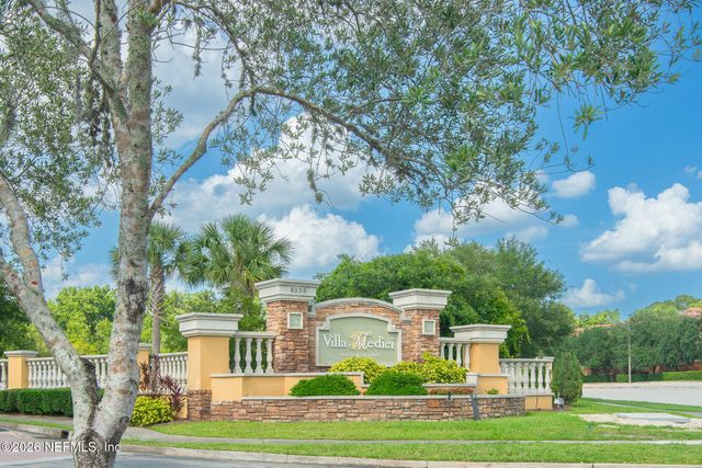 8539 GATE Parkway 424, Jacksonville, FL 32216