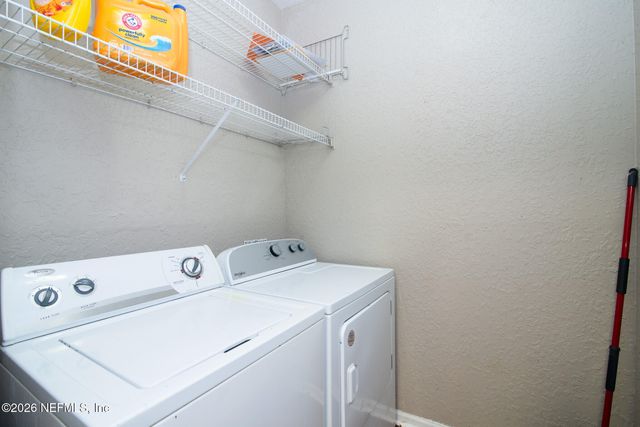 8539 GATE Parkway 424, Jacksonville, FL 32216