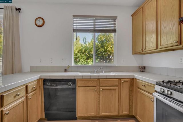 277 Kapalua Bay Cir, Pittsburg, CA 94565