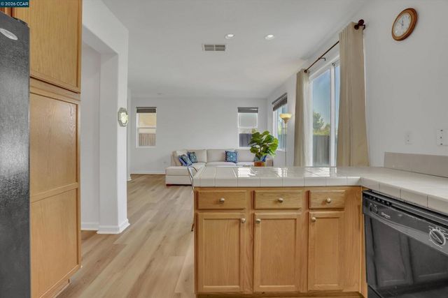 277 Kapalua Bay Cir, Pittsburg, CA 94565