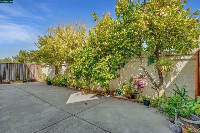 277 Kapalua Bay Cir, Pittsburg, CA 94565