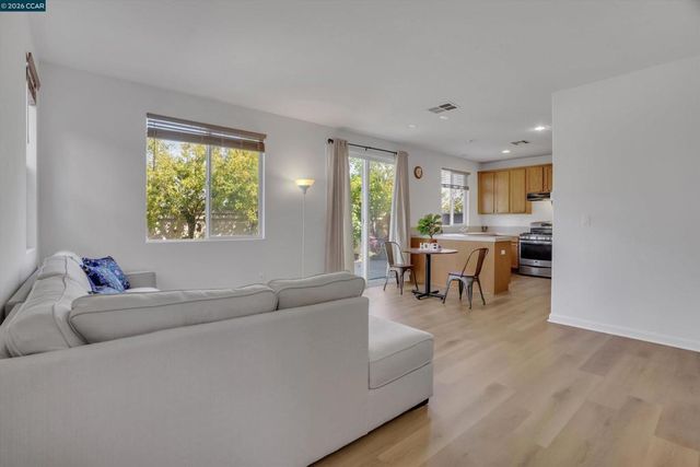 277 Kapalua Bay Cir, Pittsburg, CA 94565