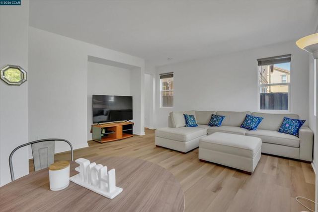277 Kapalua Bay Cir, Pittsburg, CA 94565