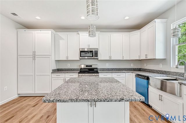 93 Albertson Ct, Ruther Glen, VA 22546