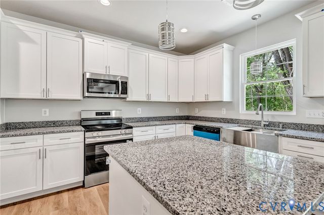 93 Albertson Ct, Ruther Glen, VA 22546