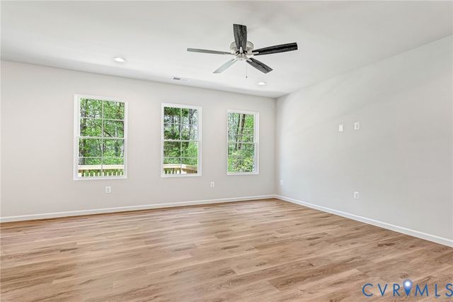 93 Albertson Ct, Ruther Glen, VA 22546