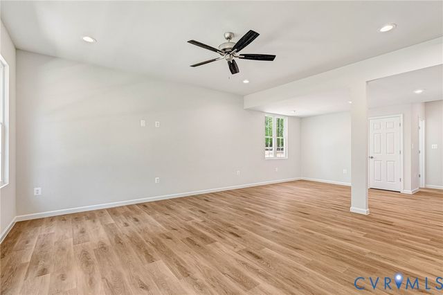 93 Albertson Ct, Ruther Glen, VA 22546